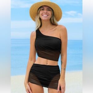 Asymmetrical bikini set for a chic beach look ☀️ 👙